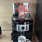 Apartment, 2x Free Garage, 10 Mins To Centre דירה *