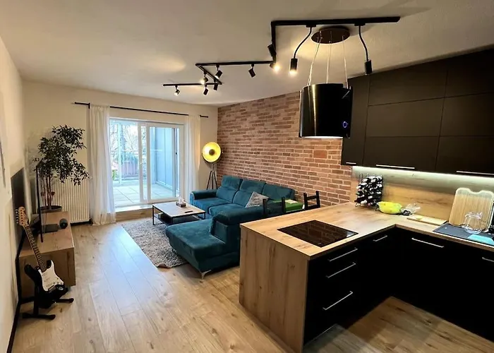 Apartment, 2x Free Garage, 10 Mins To Centre Apartamento Bratislava