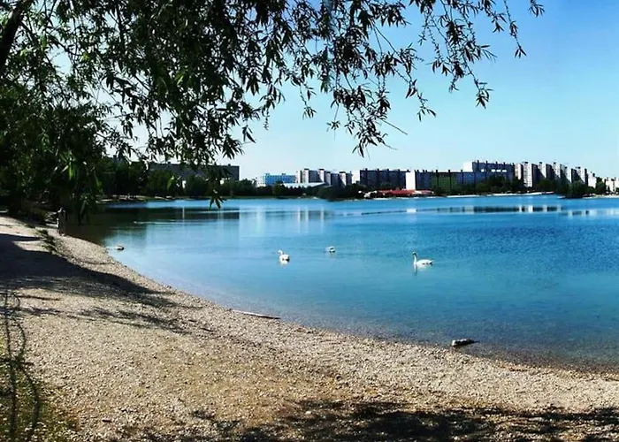 Apartment, 2x Free Garage, 10 Mins To Centre *