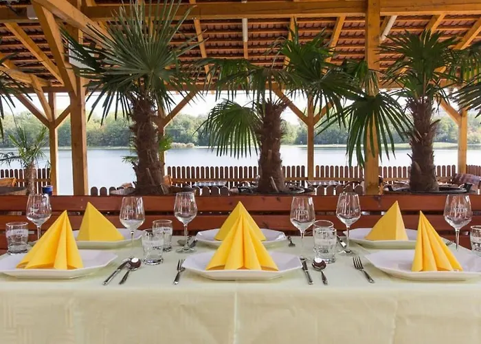 Apartamento Apartment, 2x Free Garage, 10 Mins To Centre *