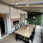 Apartamento Apartment, 2x Free Garage, 10 Mins To Centre Bratislava