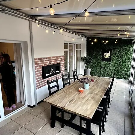 Appartement Apartment, 2x Free Garage, 10 Mins To Centre Bratislava