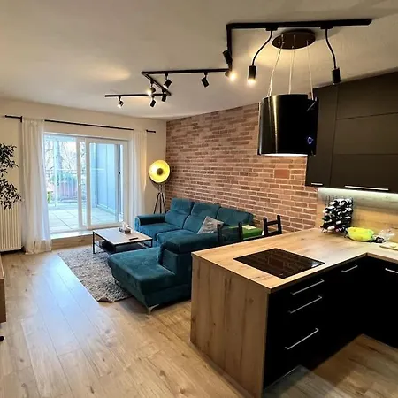 Apartment, 2x Free Garage, 10 Mins To Centre Appartement Bratislava
